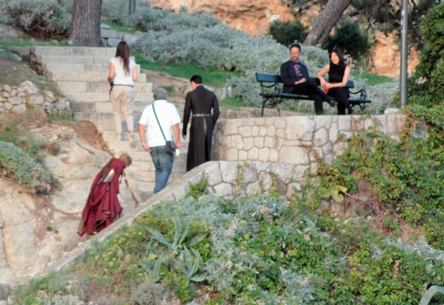 Game-of-Thrones-Season-3-Filming-in-Dubrovnik-lord-petyr-baelish-32305959-800-551