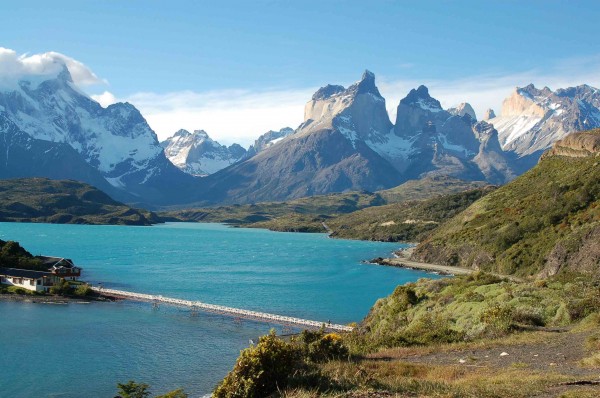 Mountain-Lake-Chile-Background-600x398